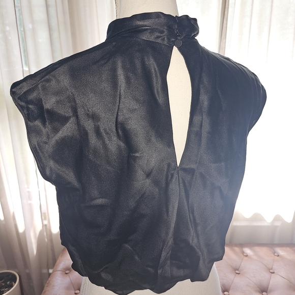 Banana Republic, crop, blouse, black, Size M - Picture 3 of 4
